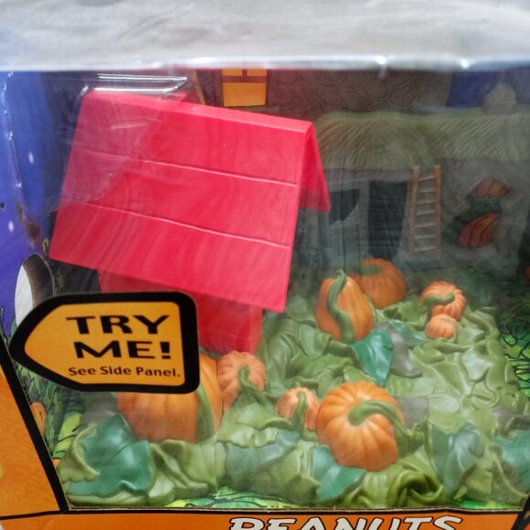 Snoopy Peanuts Flying Ace The Great Pumpkin Memory Lane 2002 - Picture 3 of 8